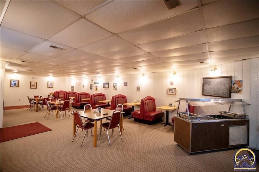 More Photos Of 115 W 7th St, Horton Restaurant For Sale