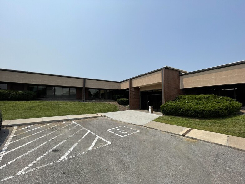 More Photos Of 11312 Davenport St, Omaha Office For Lease