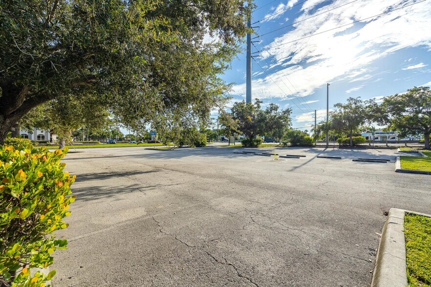 More Photos Of 1532 Shelby Pky, Cape Coral Land For Lease
