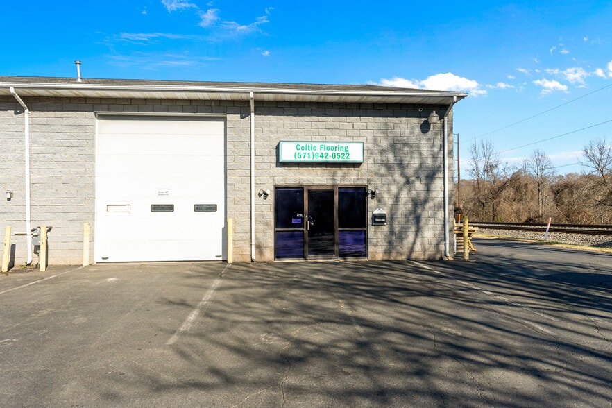 More Photos Of 9208 Venture Ct, Manassas Park Warehouse For Sale