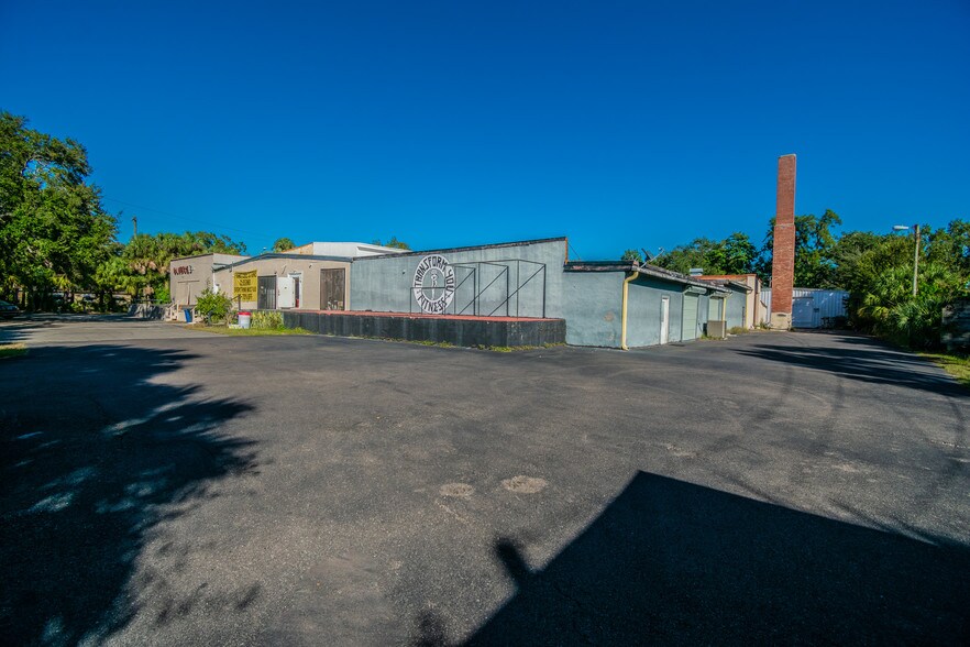 More Photos Of 4214 W Virginia Ave, Tampa Warehouse For Lease