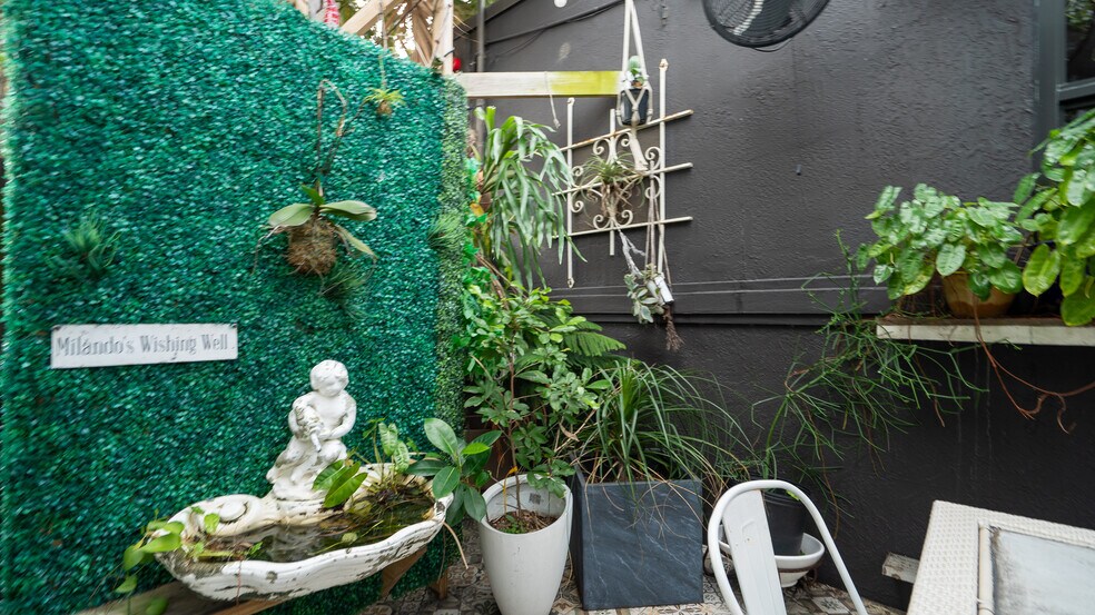 More Photos Of 201-205 NE 31st St, Oakland Park Restaurant For Lease