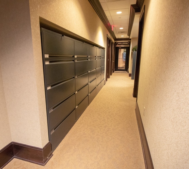 More Photos Of 1600 W Bloomfield Rd, Bloomington Medical For Lease