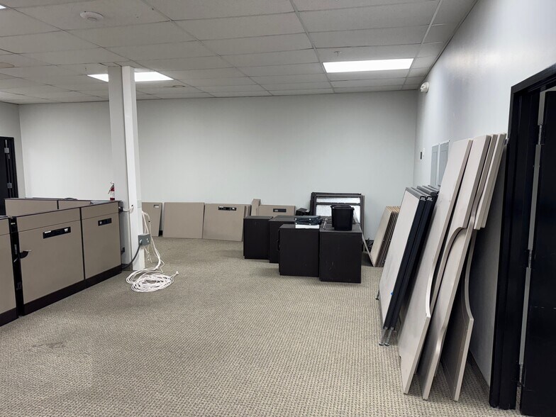 More Photos Of 517 W 100 N, Providence Loft Creative Space For Lease