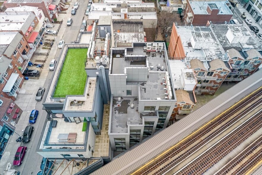 More Photos Of 5216 Roosevelt Ave, Woodside Apartments For Sale