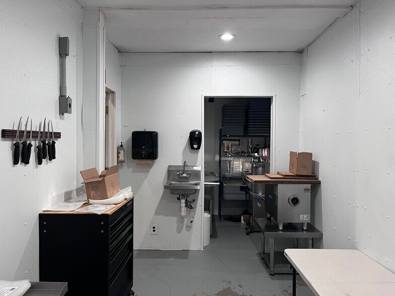 More Photos Of 18 Village Green Way, Southwest Harbor Restaurant For Lease