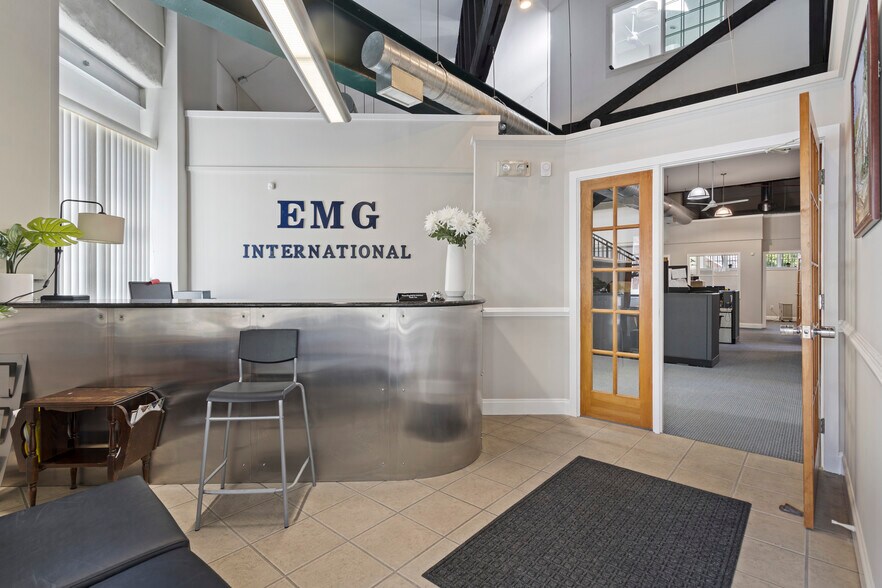 More Photos Of 101 N Providence Rd, Wallingford Office For Sale