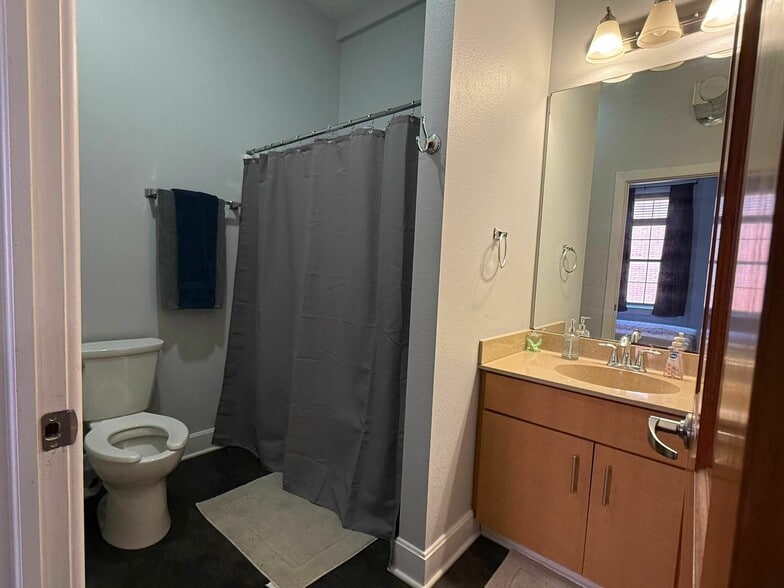 More Photos Of 300-308 W Commercial St, Springfield Storefront Retail Residential For Sale