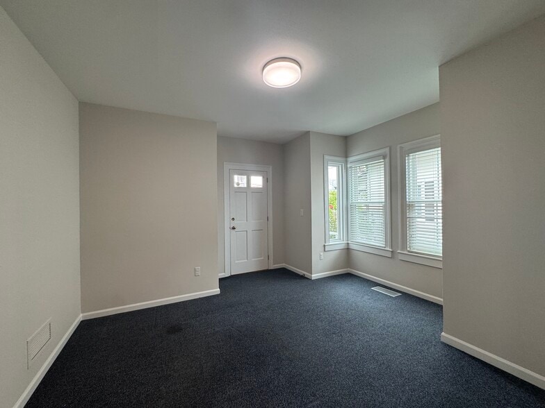 More Photos Of 9 Berkeley St, Norwalk Office Residential For Lease
