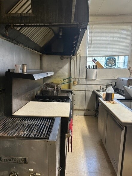 More Photos Of 2850 William St, Buffalo General Retail For Sale