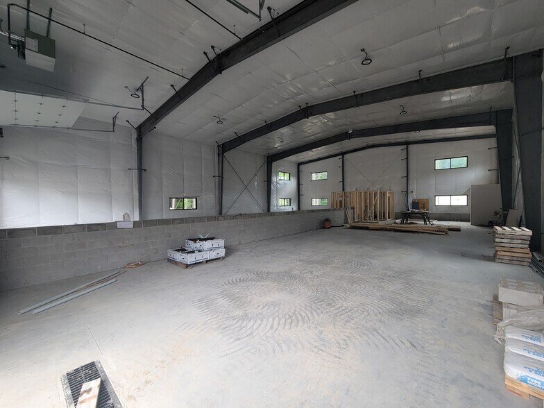 More Photos Of 50 Old Tyng Rd, Tyngsborough Warehouse For Sale