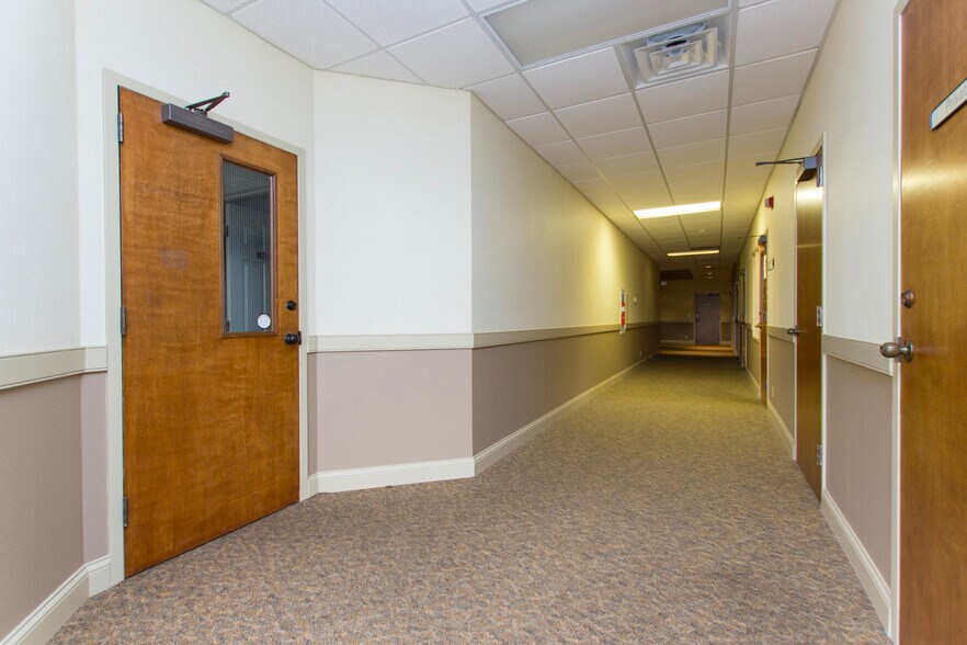 More Photos Of 333 Whitesport Dr, Huntsville Medical For Lease