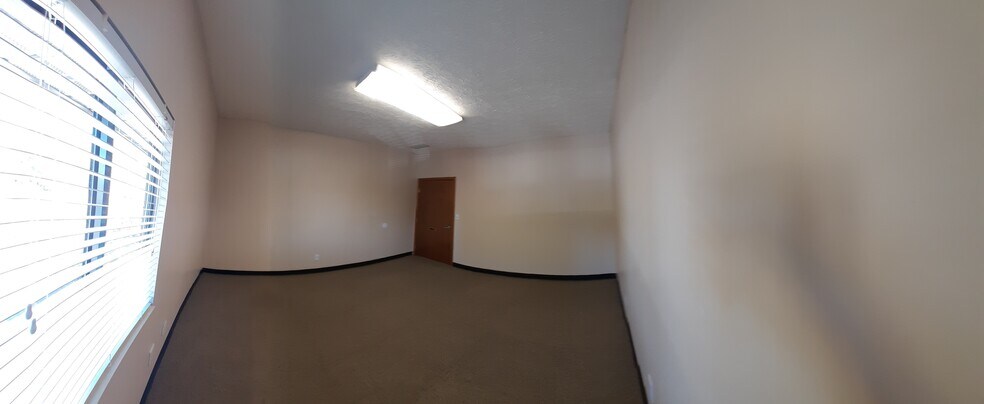 More Photos Of 5555 N Tacoma Ave, Indianapolis Office For Lease