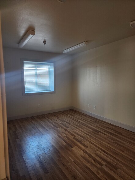 More Photos Of 1101 N Utah Ave, Pasco Warehouse For Lease