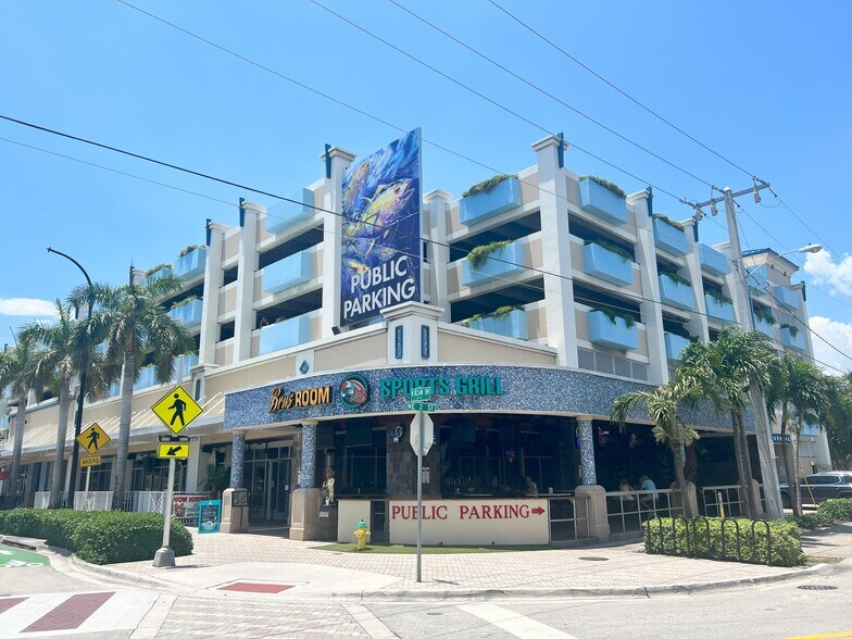 More Photos Of 123 NE 20th Ave, Deerfield Beach Parking Garage For Lease