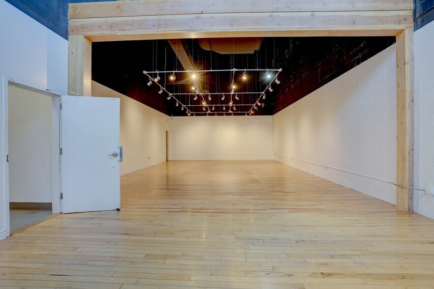 More Photos Of 11083-11093 E Mississippi Ave, Aurora Storefront For Lease