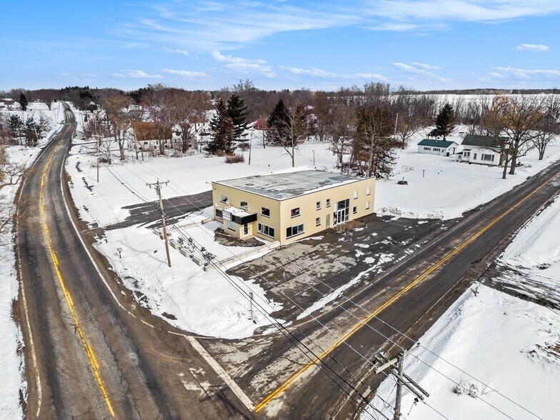 More Photos Of 328 Lake Road East Frk, Hamlin Restaurant For Sale
