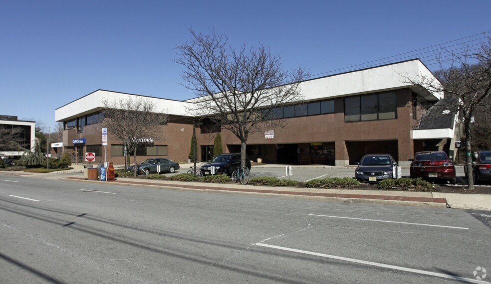 More Photos Of 45 Essex St, Millburn Bank For Lease