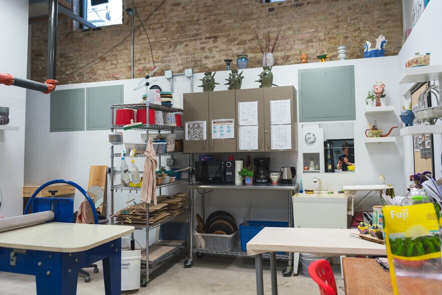 More Photos Of 201 N Main St, Taylor Storefront Retail Office For Sale