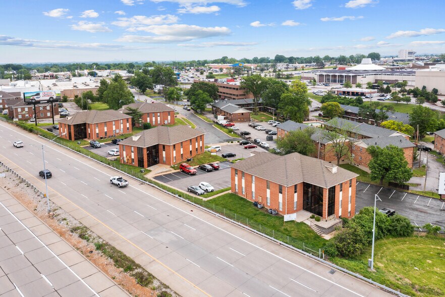More Photos Of 4191 Crescent Dr, Saint Louis Medical For Lease