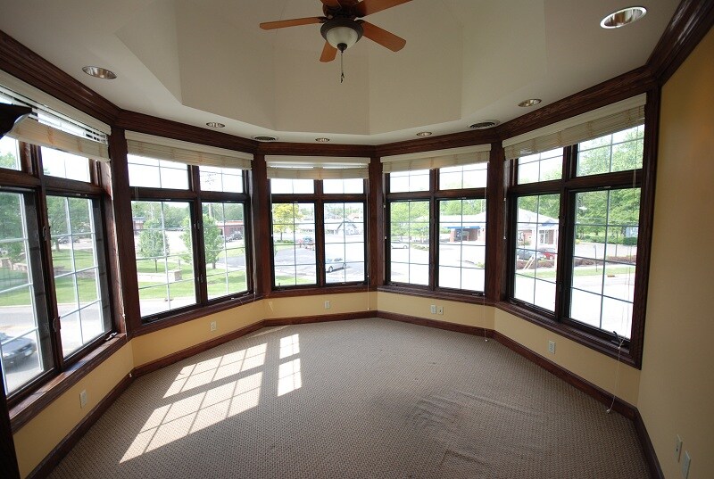 More Photos Of 10 Northwest Ave, Tallmadge Office For Sale