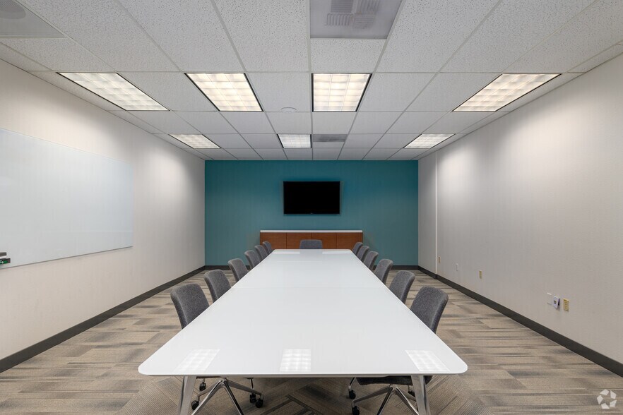 More Photos Of 8362-8380 SW Nimbus Ave, Beaverton Unknown For Lease