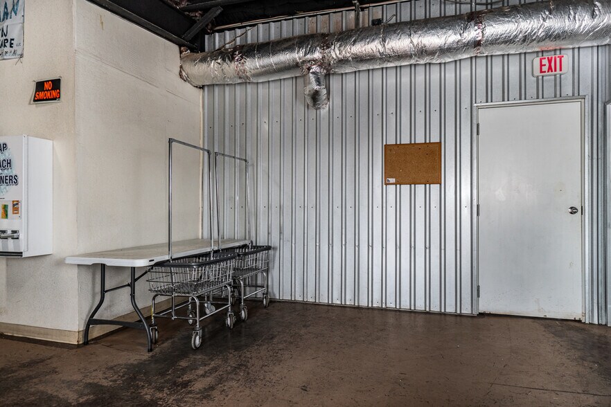 More Photos Of 201 E Service Rd, Tulia Restaurant For Sale