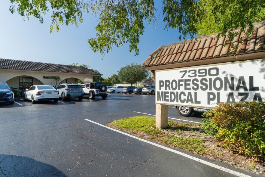 More Photos Of , Plantation Office For Sale