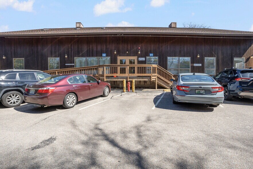 More Photos Of 24 Salt Pond Rd, Wakefield Medical For Sale