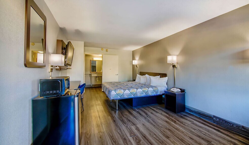 More Photos Of 4627 280 Hwy, Birmingham Hotel For Sale