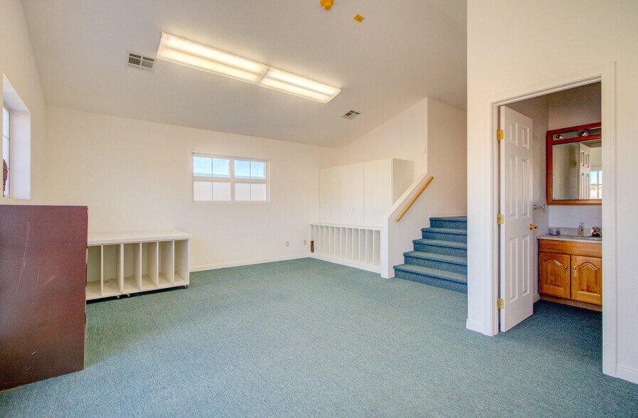 More Photos Of 1308 Wyoming St, Boulder City General Retail For Sale