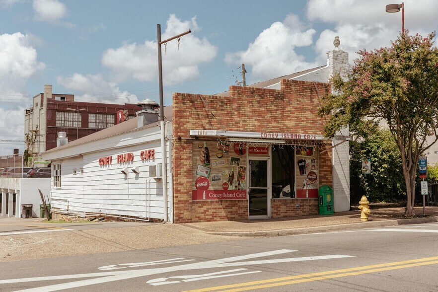 More Photos Of 400 N Main St, Hattiesburg General Retail For Sale