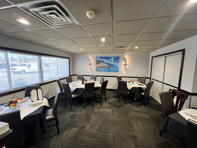 More Photos Of 9415 Main St, Clarence Freestanding For Sale