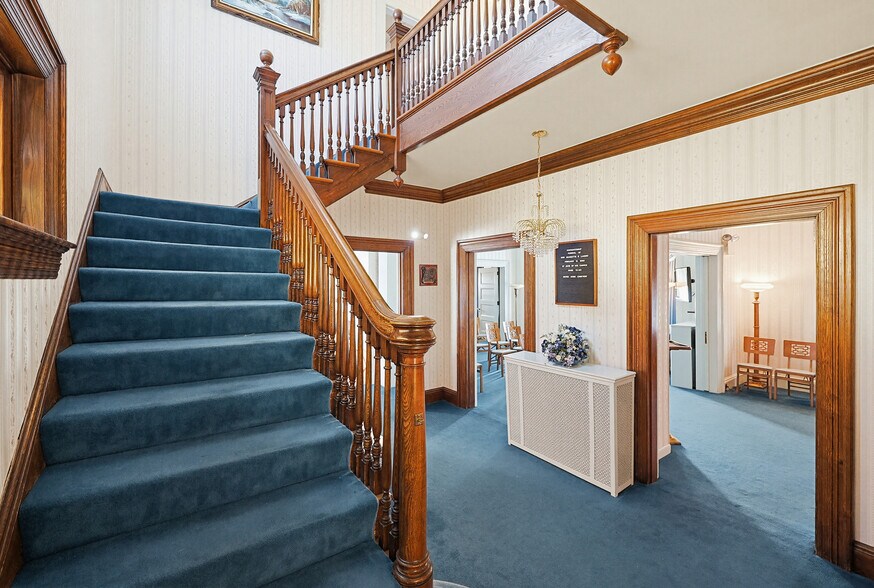 More Photos Of 1501 Lonsdale Ave, Lincoln General Retail For Sale