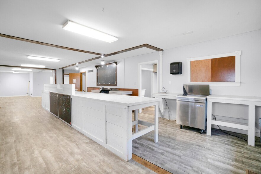 More Photos Of 403 Charles Cook Plz, New Haven Office For Sale