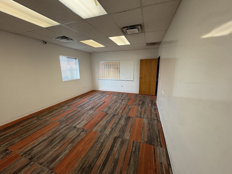 More Photos Of 4981 E 39th Ave, Denver Warehouse For Lease