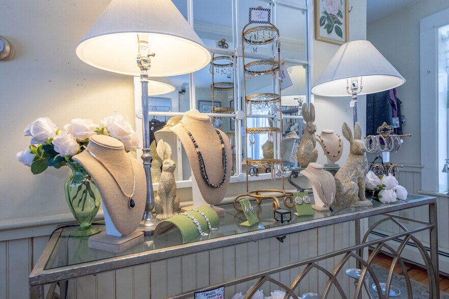 More Photos Of 16 West Main St, Wilmington General Retail For Sale