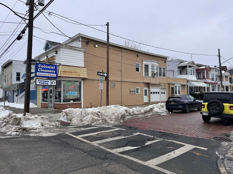 Primary Photo Of 177 N Allen St, Albany General Retail For Sale