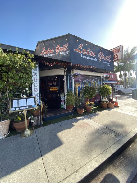 Primary Photo Of 429 W Arbor Vitae St, Inglewood Restaurant For Lease