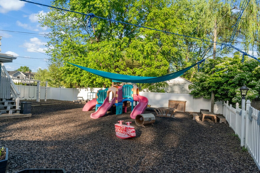 More Photos Of 248 Loudoun St SW, Leesburg Daycare Center For Lease