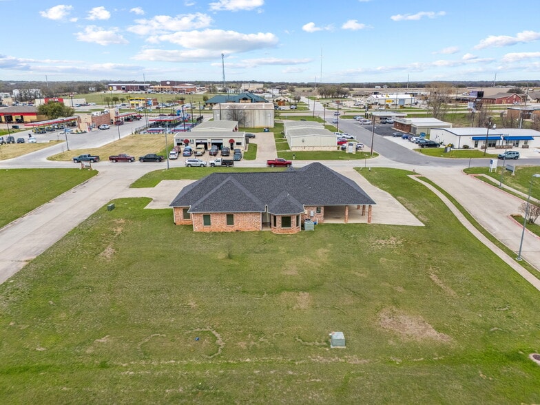 More Photos Of 401 Center Court Dr, Bridgeport Medical For Lease