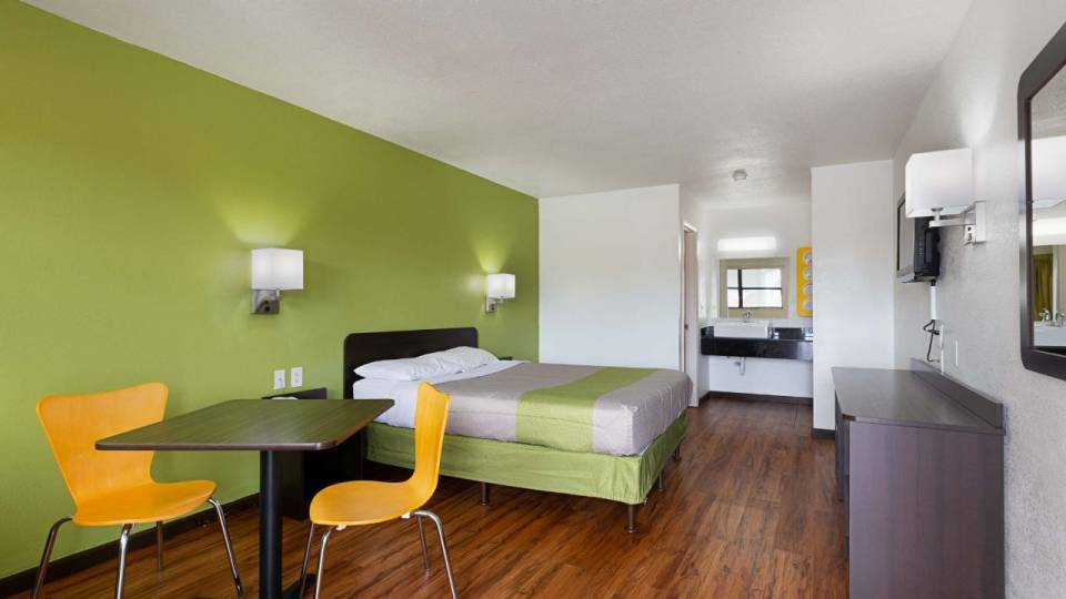 More Photos Of 7707 Lee Hwy, Chattanooga Hotel For Sale