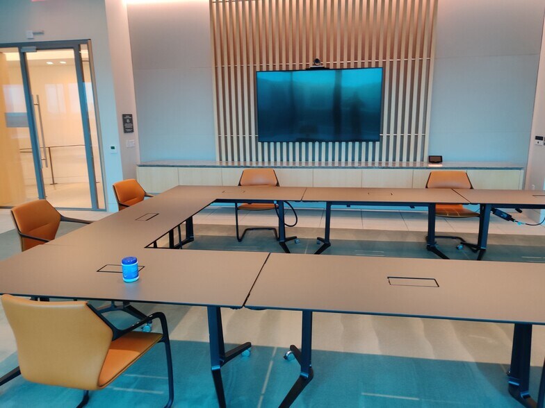 More Photos Of 1201 New York Ave NW, Washington Office For Lease