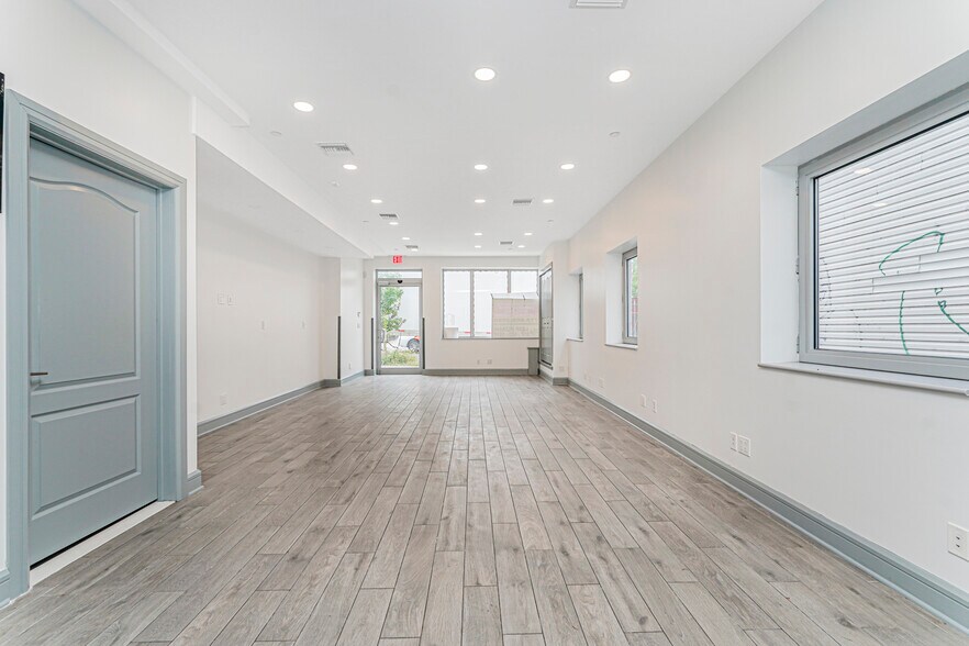 More Photos Of 271 Walker St, Staten Island General Retail For Sale