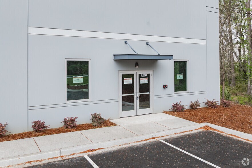 More Photos Of 9571 Palmetto Commerce Pky, Ladson Warehouse For Lease