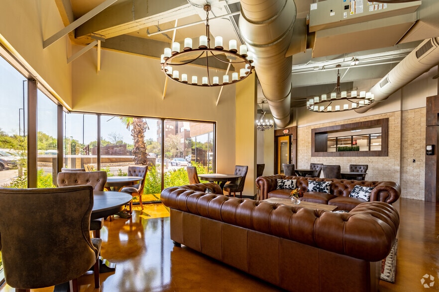 More Photos Of 8940 Fourwinds Dr, San Antonio Medical For Lease