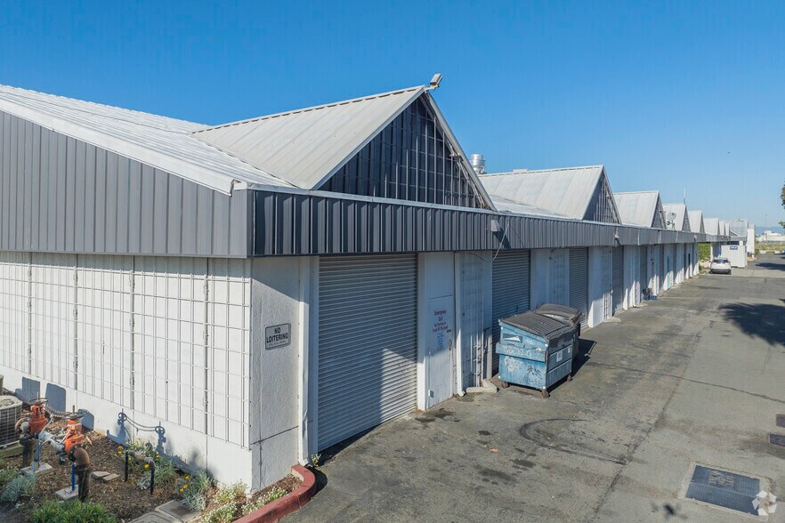 More Photos Of 2327 Blanding Ave, Alameda General Retail For Lease