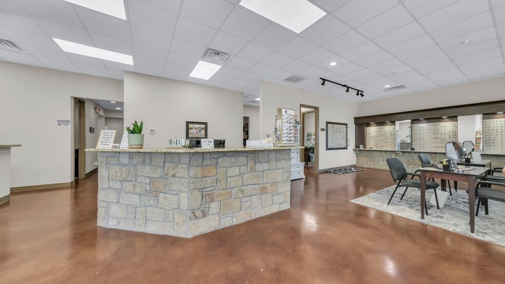 More Photos Of 126 S Ranch House Rd, Willow Park Medical For Sale