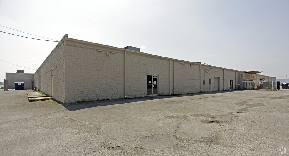 More Photos Of 200-240 Grove Ave SW, Cleveland Storefront For Lease