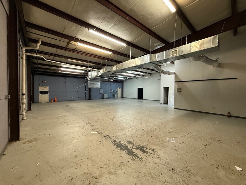More Photos Of 10541 FM 1960 Rd W, Houston Warehouse For Lease